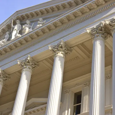 Отели с услугой бассейном в г. Афины