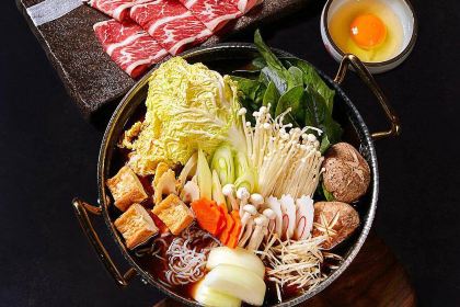 昆明喜舍清欢高空露台设计师酒店(昆明万象城店)·歡BAR·高空泳池威士忌酒廊