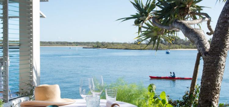 Rickys River Bar & Restaurant