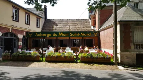 Auberge du Mont Saint-Mard in Oise