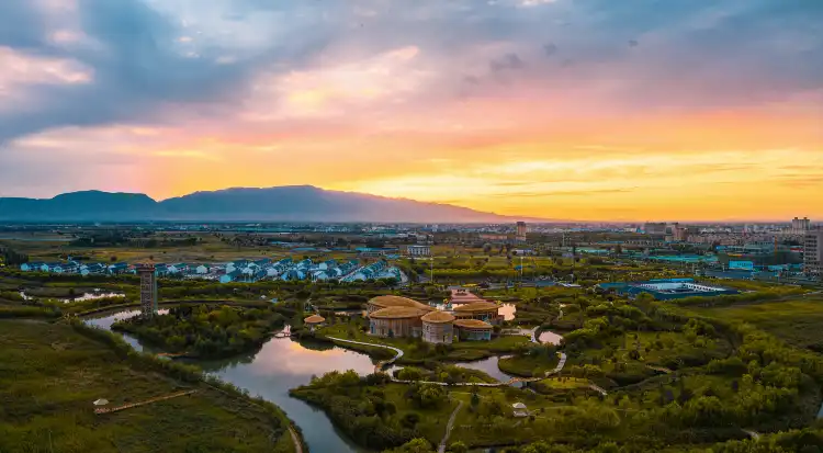 Hotels near Zhangye National Wetland Park