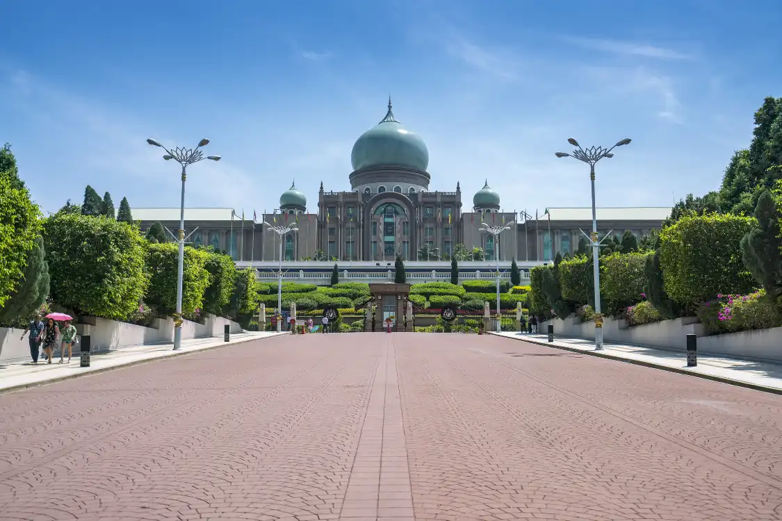 Hotels near Putra Square