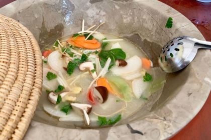 Yaoji Fuxian Lake Signature Stone Pot Fish Restaurant