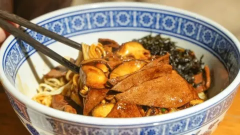 Huxi Old Lane Noodle House (Guangdong Road Branch) in Shanghai