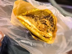 翠翠苗饼(凤凰古城店)