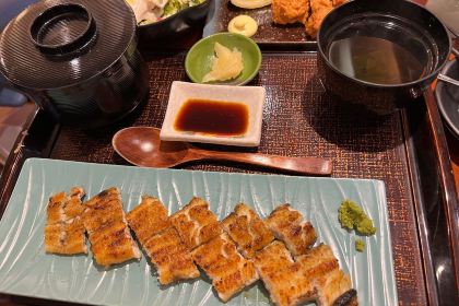 哲平鳗满·活烤鳗鱼(正大广场店)