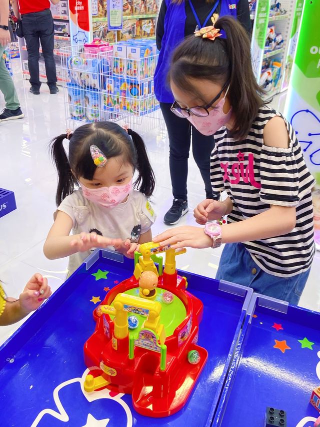 東九龍最大嘅玩具反斗城
