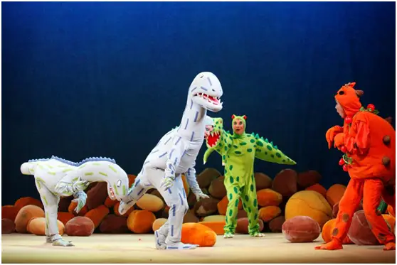 北京兒藝大型恐龍童話劇《你看起來好像很好吃》