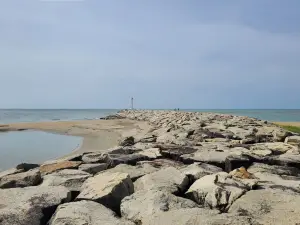 Pantai Senok