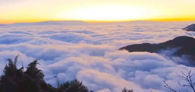 Hotels near Sea of Clouds Sunrise Viewing Platform
