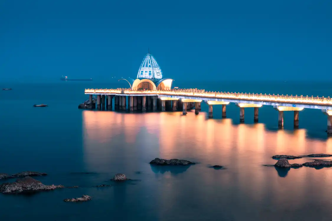 Hotels near Dongshan Trestle
