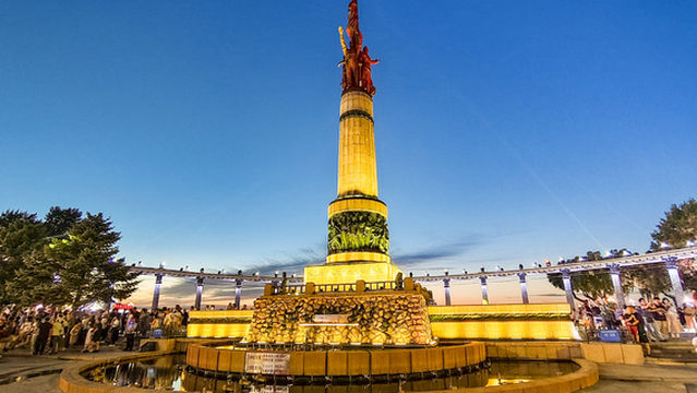 ha er bin fang hong ji nian ta guang chang