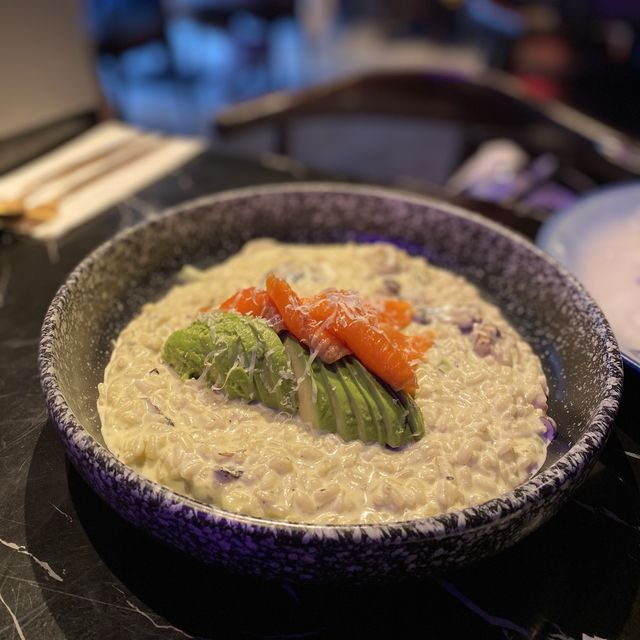 《尖沙咀特色樓上Bar》 