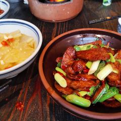 Tujia Wild Vegetable Restaurant (Jinbian Road) 여행 사진
