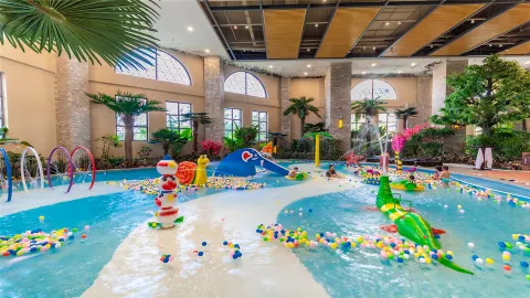 Lushang Zhichunhu Hot Spring attraction in Linyi
