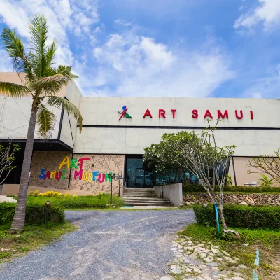 Отели рядом с достопримечательностью «Чавенг»