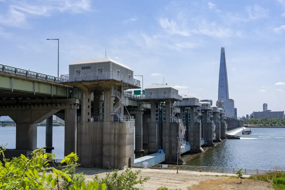 Hotels near Jamsil Bridge