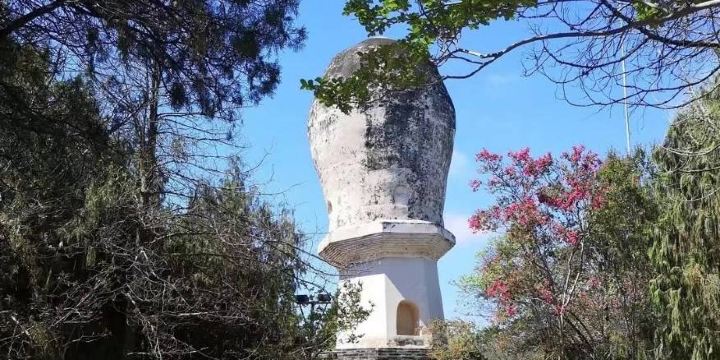 Dayao White Pagoda