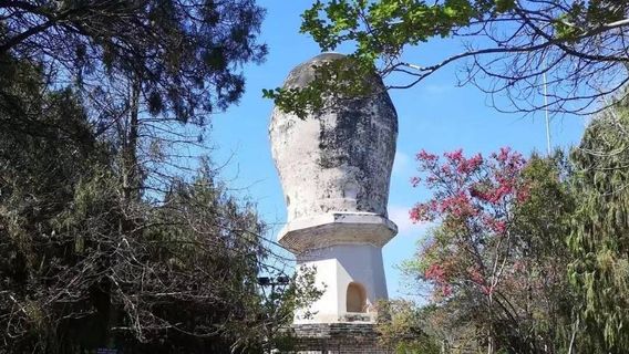 Dayao White Pagoda