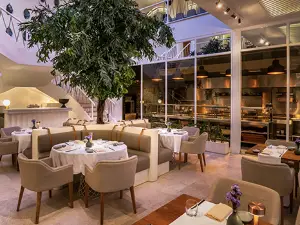 Mauri Restaurant