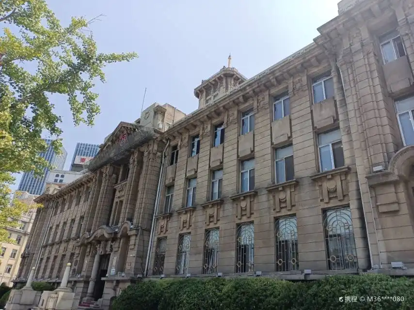 Hotels near The Former Site of Dalian (People) Government