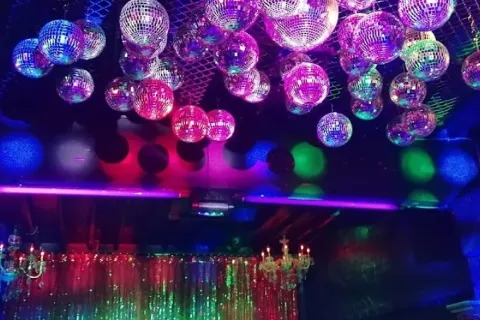6ixcret show