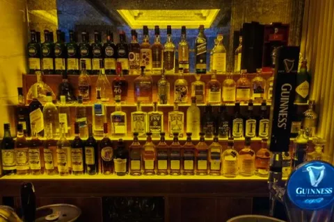 SU LOUNGE 30