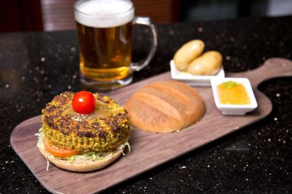 V Lounge & Restaurant