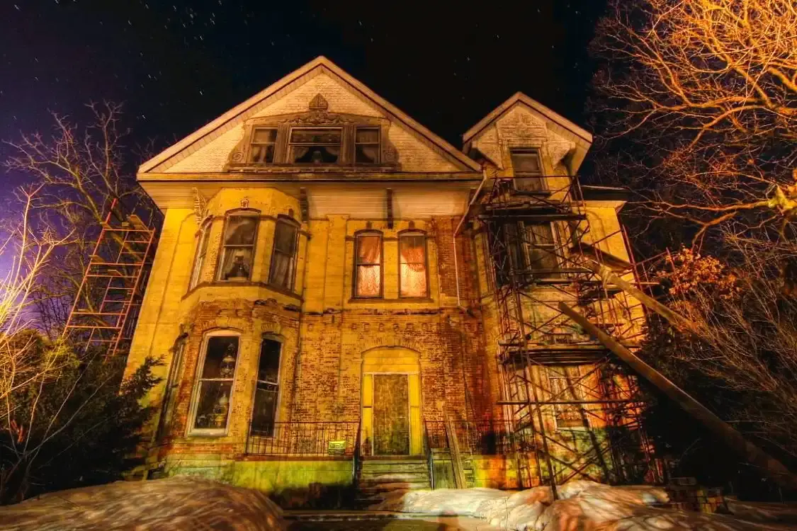 Hotels near Cutting Edge Haunted House