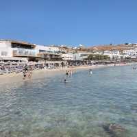 ギリシャの絶景ビーチでお昼寝