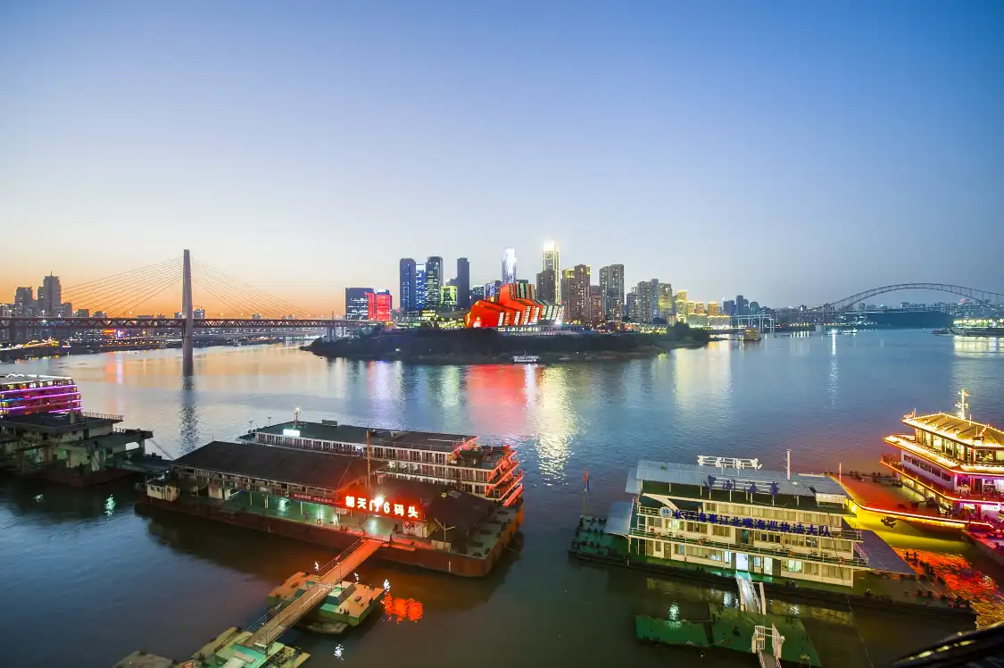 Hotels near Chaotianmen Bridge