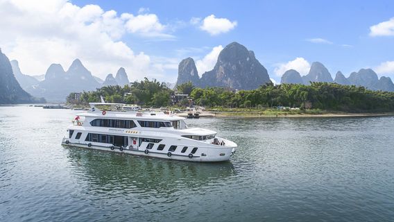 Li River Five-star cruise ship