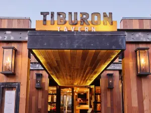 Tiburon Tavern