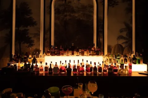 Artisan Bar