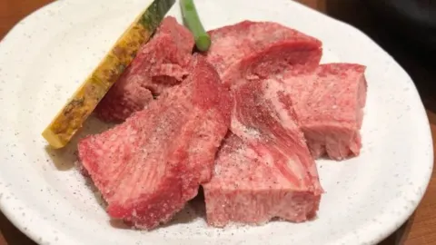 Itamae-Yakiniku Itto Higashishinsaibashi honkan in Osaka