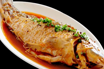 村里人家炖菜馆(东联店)