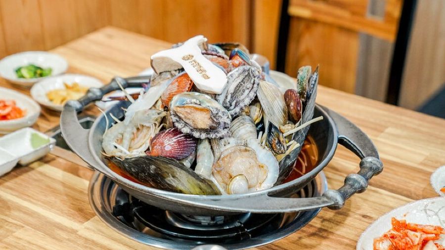 Samseonghyeol Haemultang