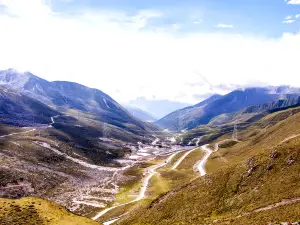 Zheduo Mountain