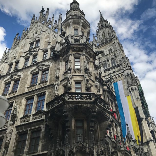 Marienplatz จตุรัสกลางเมืองมิวนิค