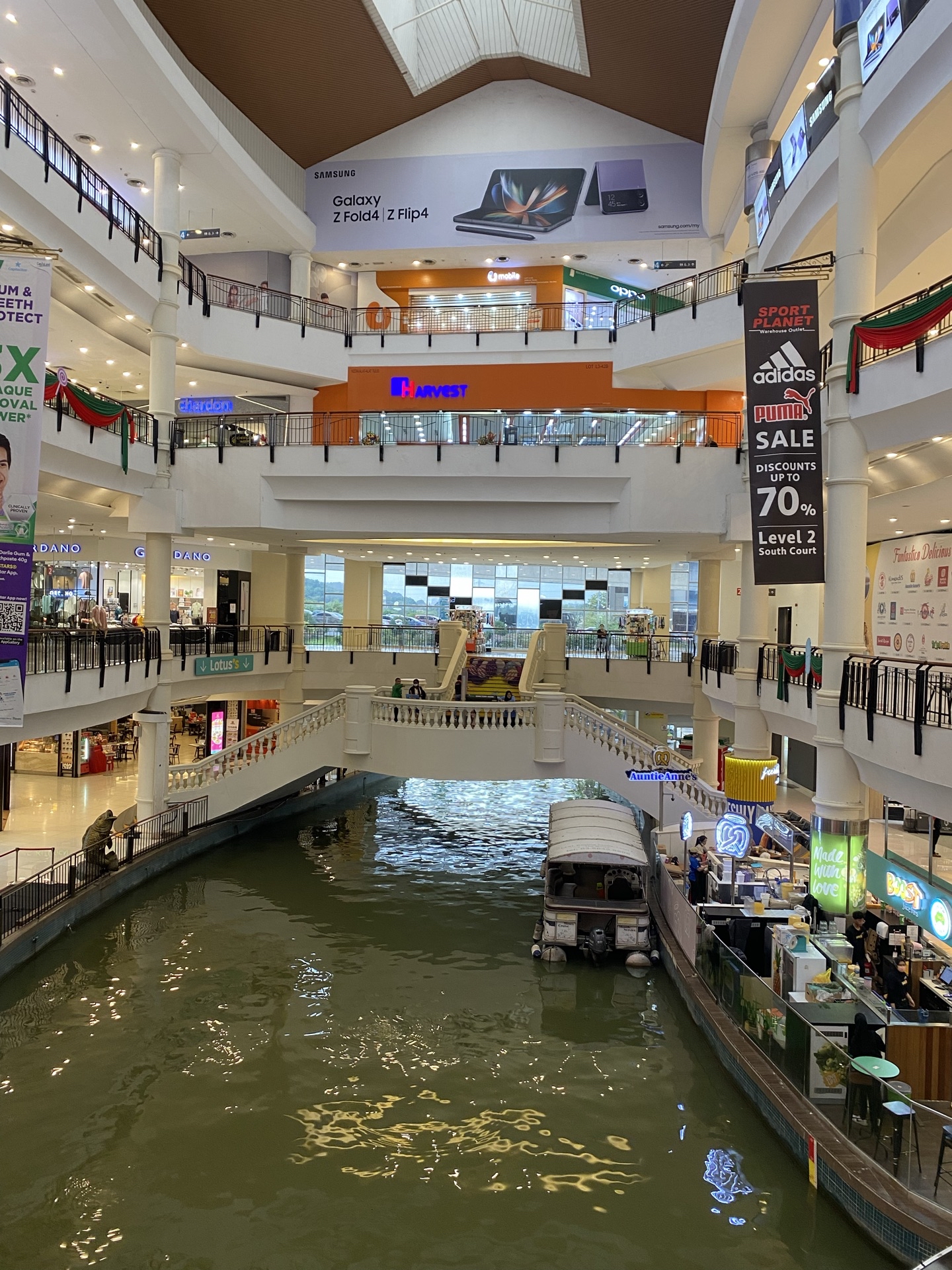 Cruising through Shoppers' paradise - Review of The Mines Shopping