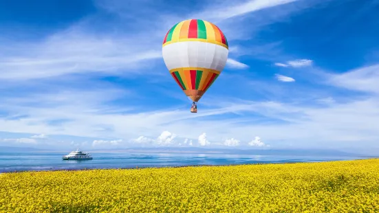 Hot Air Balloon over Qinghai Lake