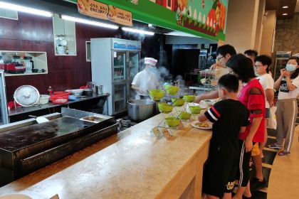 山泉湾温泉酒店·四季西餐厅·烤全羊·烧烤宵夜