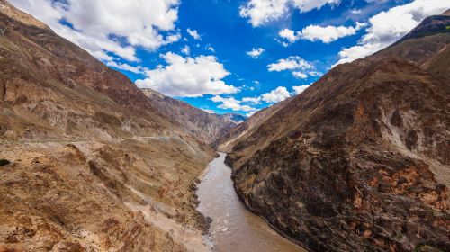 72 Curves of Nujiang River