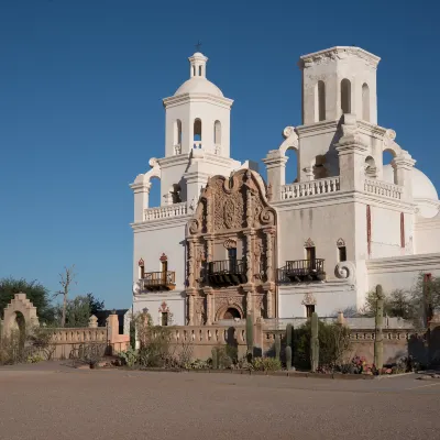 Hotels near Desert Botanical Garden