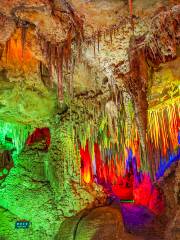 Пейзажный район пещеры пещеры в Цуйюаньлушань