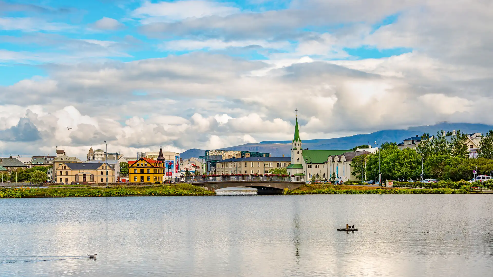 Hotels near Lake Tjornin