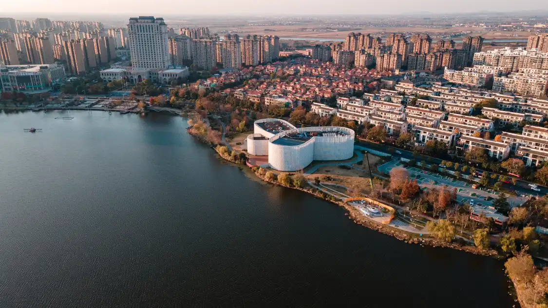 류허 룽치 호수 주변 호텔