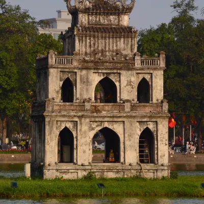 Hotels near West Lake