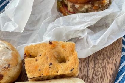 Dinghy's Beach Bar & Grill