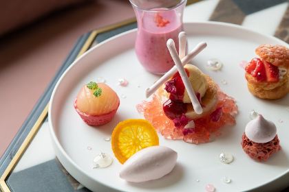 FIVE – GRILL & LOUNGE